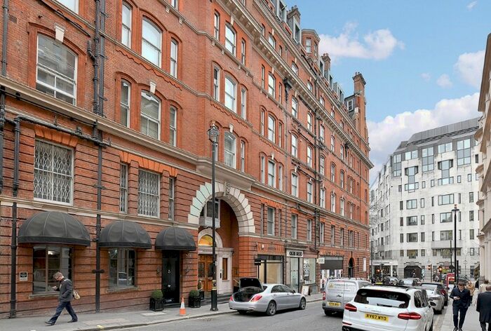 1 Bedroom Flat To Rent In Hay Hill, London, W1J