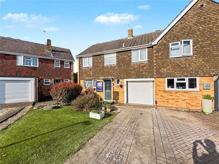 4 Bedroom End Of Terrace House For Sale In Oastview, Rainham, Gillingham, Kent, ME8