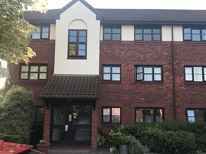 2 Bedroom Flat For Sale In Violet Close, Wallington, SM6