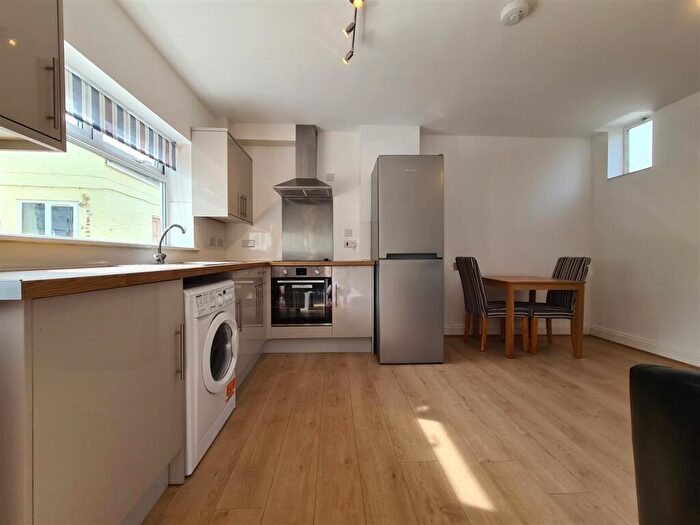 1 Bedroom Flat To Rent In A High Street, Somersham, Huntingdon, PE28
