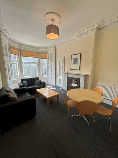 3 Bedroom Flat To Rent In Montgomery Street, New Town, Edinburgh, EH7