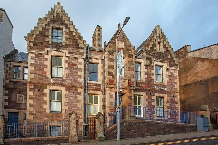 1 Bedroom Flat To Rent In King Street, Crieff, Perthshire, PH7