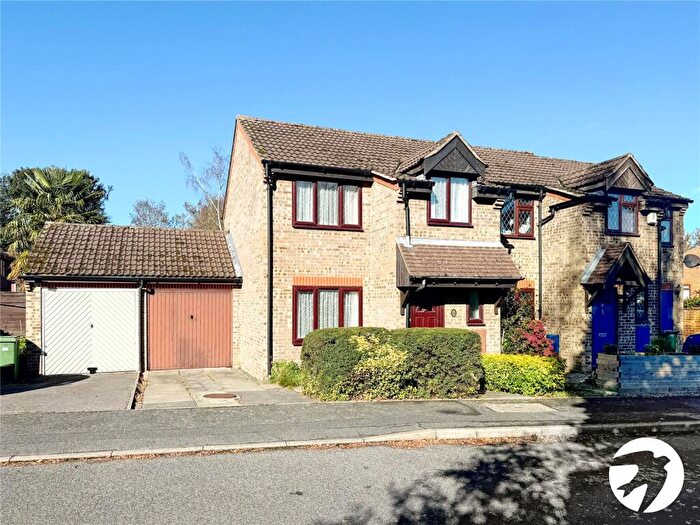 3 Bedroom Semi Detached House For Sale In Bridge Mill Way, Tovil, Maidstone, Kent, ME15