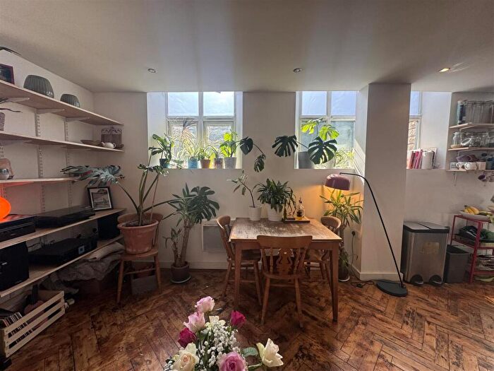 2 Bedroom Apartment To Rent In Burgoyne Road, Sheffield, S6