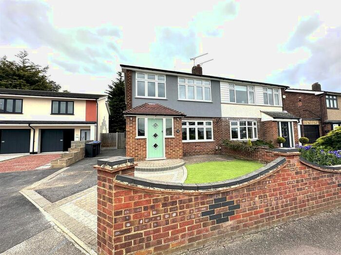 3 Bedroom Semi-Detached House To Rent In Nursery Close, South Ockendon, RM15
