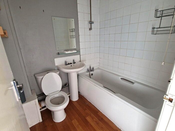 1 Bedroom Flat To Rent In Stokesway, Stoke Road, Gosport, Hampshire, PO12