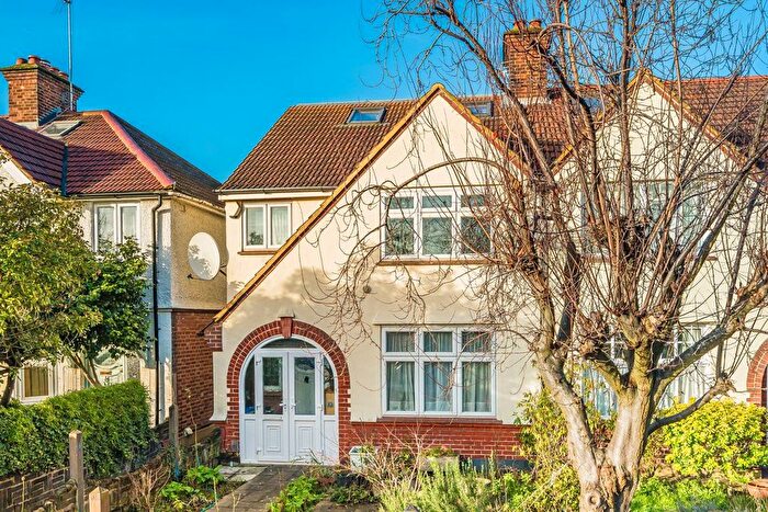 4 Bedroom Semi Detached House For Sale In Riverside Walk, Isleworth, TW7