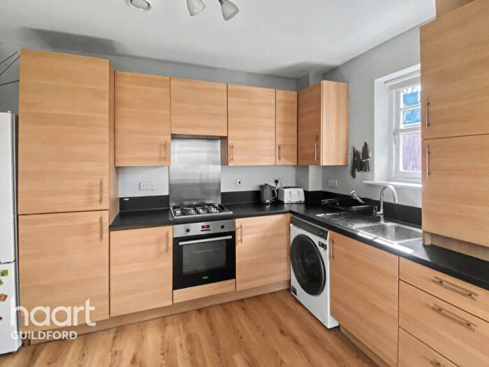2 Bedroom Apartment For Sale In Downs Drive, Guildford, GU1