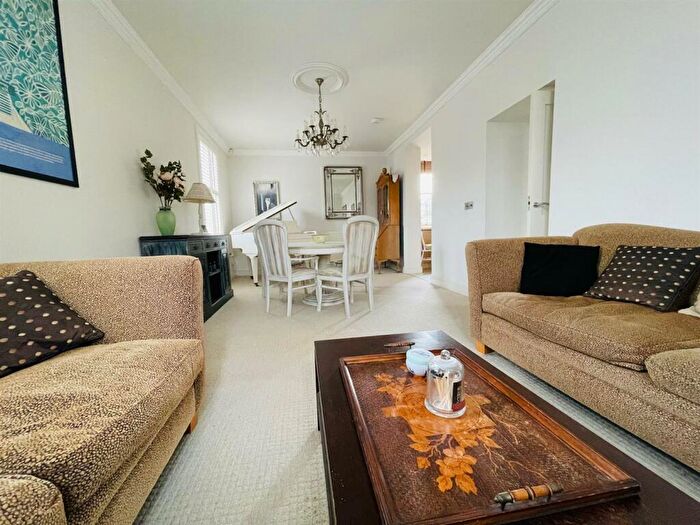 2 Bedroom Apartment To Rent In Scholars Walk, Leicester, LE2