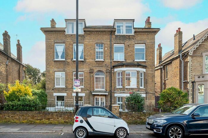 2 Bedroom Flat To Rent In Wellesley Road, Chiswick, London, W4