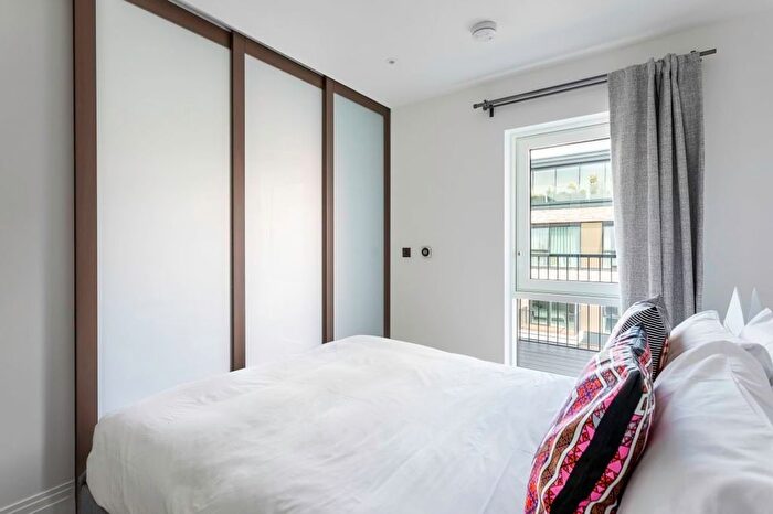 1 Bedroom Flat To Rent In Lockgate Road, London, SW6