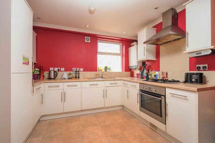 3 Bedroom Flat To Rent In Sunnyhill Road, London, SW16