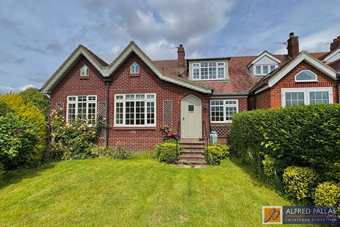 3 Bedroom End Of Terrace House For Sale In East Farm Cottages Sunniside Lane, SR6