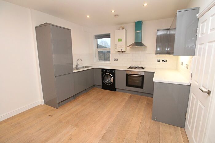 2 Bedroom Flat To Rent In Maple Road, Penge, SE20