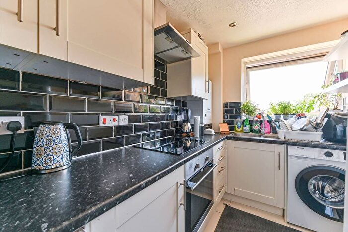 2 Bedroom Flat To Rent In Wiltshire Road, Thornton Heath, CR7