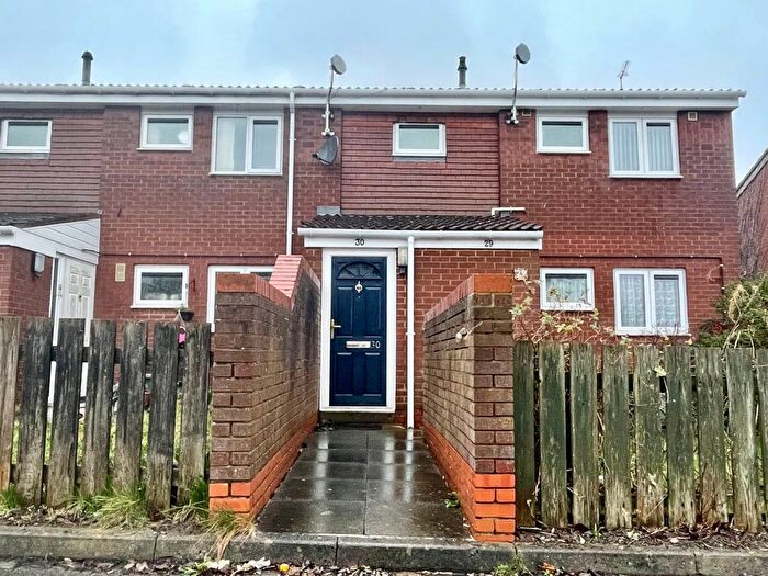 2 Bedroom Flat To Rent In Forge Close, Pendeford, Wolverhampton, West Midlands, WV8