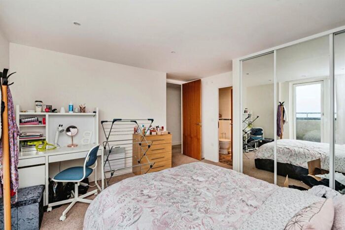 3 Bedroom Flat For Sale In Trawler Road, Maritime Quarter, Swansea, SA1