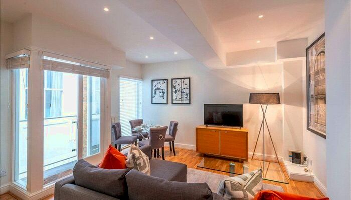 2 Bedroom Flat To Rent In Nottingham Place, Marylebone, London, W1U