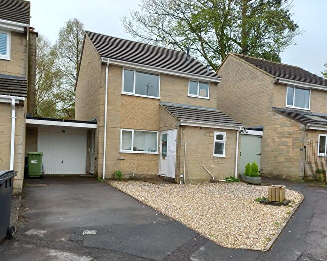 3 Bedroom Link Detached House To Rent In The Ferns, Tetbury, GL8