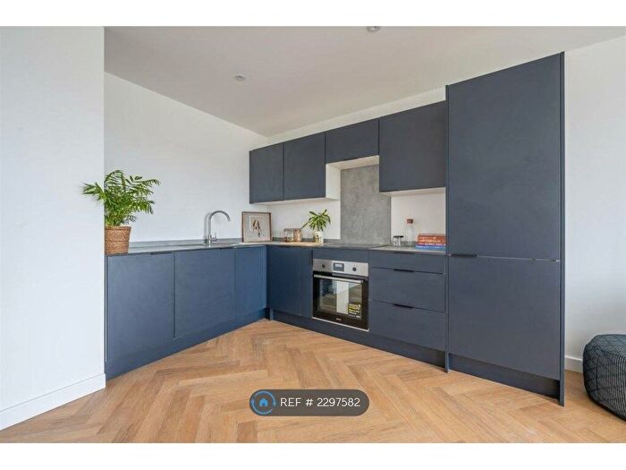 1 Bedroom Flat To Rent In Woodgrange Road, London, E7