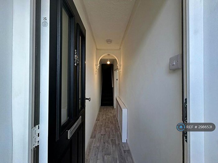 4 Bedroom Semi Detached House To Rent In Old Tovil Road, Maidstone, ME15