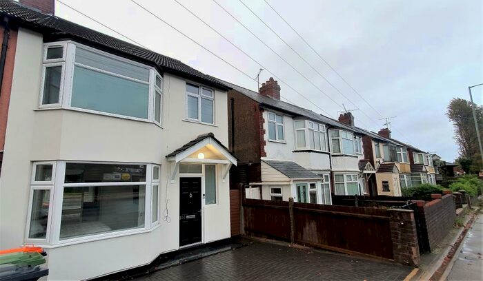 5 Bedroom House To Rent In Luton Road, Dunstable, LU5