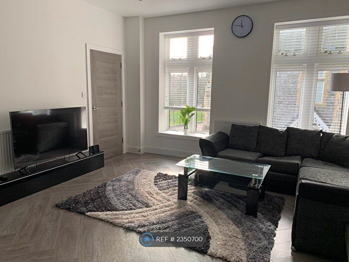 2 Bedroom Flat To Rent In Gate House, Portsmouth, PO3