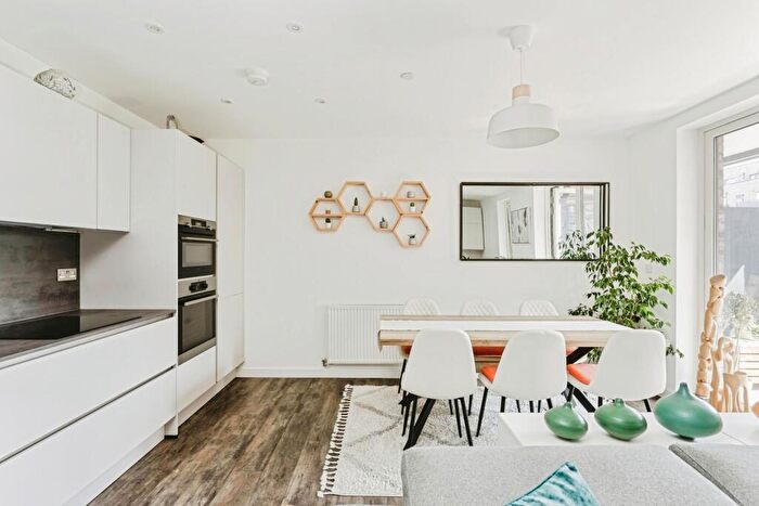 2 Bedroom Flat For Sale In Clarkson Crescent, Walthamstow, E17