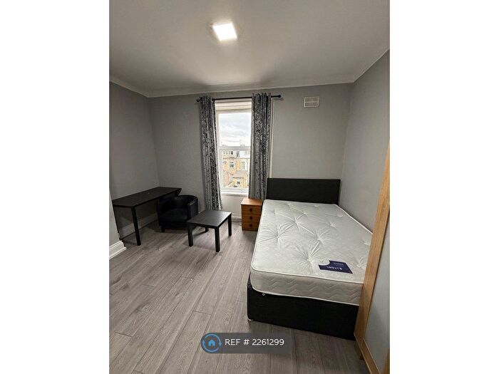 1 Bedroom Studio To Rent In Claremont, Bradford, BD7