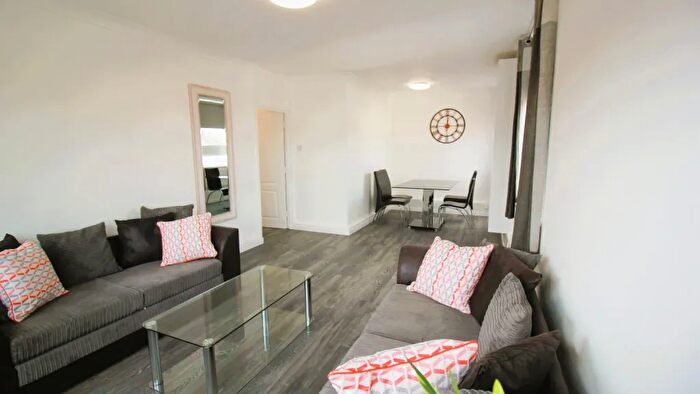 3 Bedroom Flat For Sale In Harrowby Street, Marylebone, London, W1H