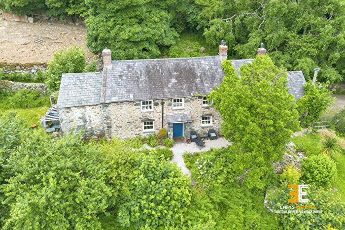 4 Bedroom Detached House For Sale In Pant Yr Iwrch, Llanbedr-y-Cennin, LL32