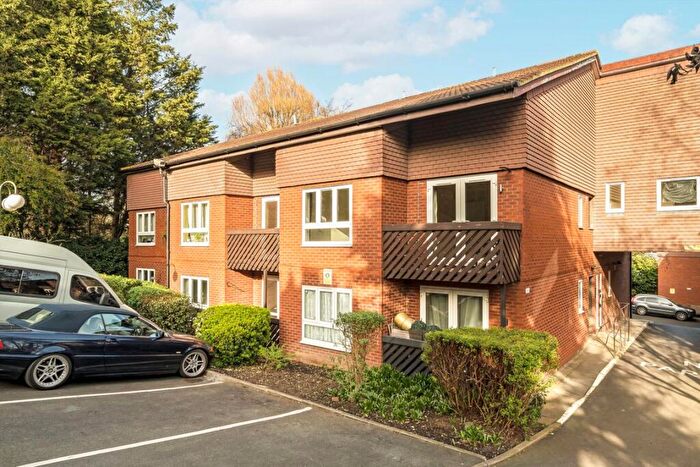 1 Bedroom Flat To Rent In Cedar Close, West Dulwich, SE21