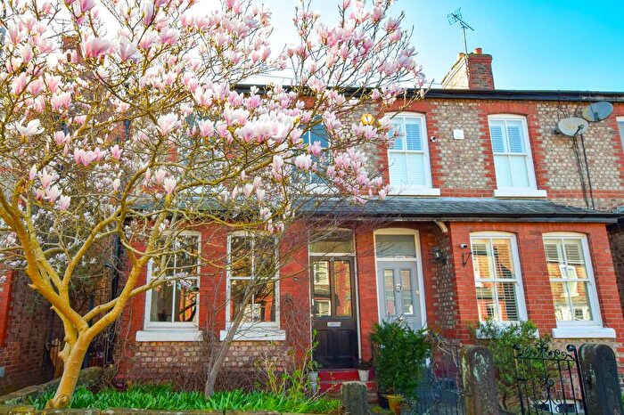 3 Bedroom End Of Terrace House For Sale In Finchley Road, Hale, WA15