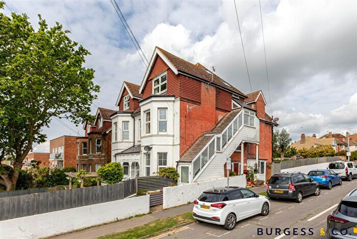 2 Bedroom Flat For Sale In Buckhurst Road, Bexhill, TN40