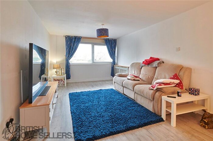 3 Bedroom End Of Terrace House For Sale In Home Farm, Highworth, Swindon, Wiltshire, SN6