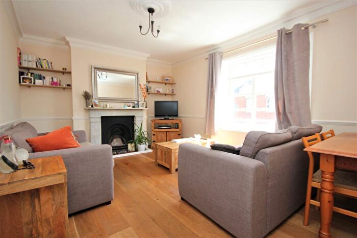 2 Bedroom Apartment To Rent In Crouch Hill, London, N4