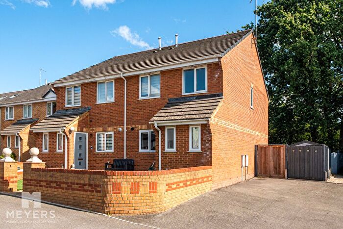 3 Bedroom Semi Detached House For Sale In Windsor Close, Wareham, BH20