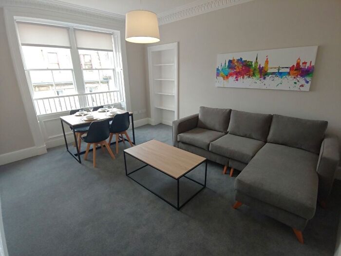 3 Bedroom Flat To Rent In South Oxford Street, Edinburgh, EH8