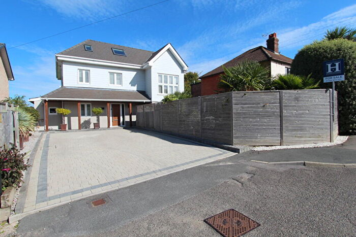 4 Bedroom Detached House For Sale In Funtley Lane, Fareham, PO17