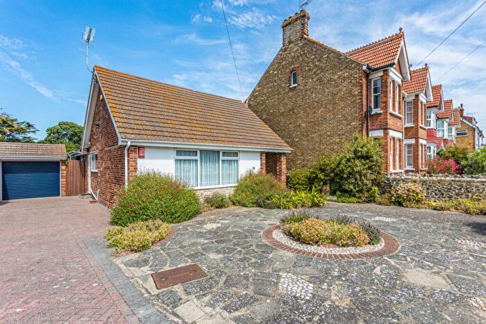 3 Bedroom Bungalow For Sale In Epple Bay Road, Birchington, Kent, CT7
