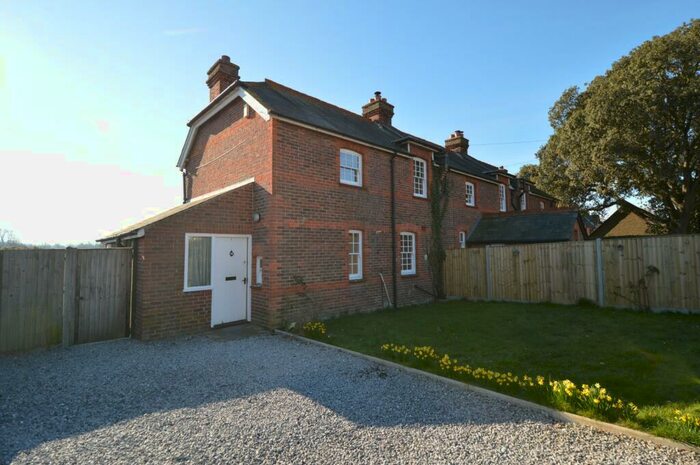 3 Bedroom Semi-Detached House To Rent In Farm Cottages, Lower Road, Havant, PO9