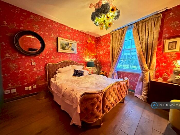 3 Bedroom Semi-Detached House To Rent In Bartholomews, Brighton, BN1