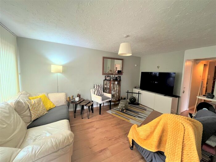 1 Bedroom Flat To Rent In Albemarle Road, Beckenham, BR3