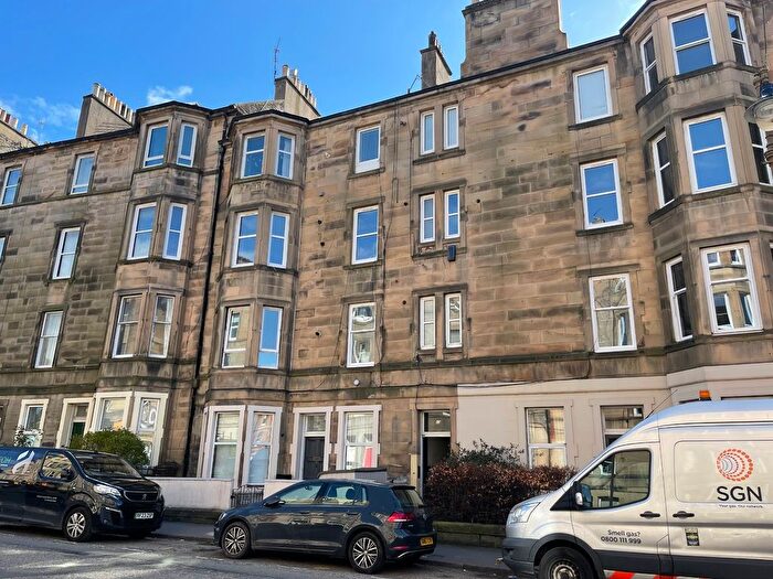 5 Bedroom Flat To Rent In Polwarth Crescent, Edinburgh, EH11