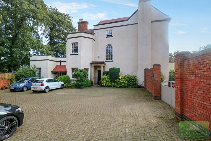 2 Bedroom Apartment To Rent In Fieldgate Lane, Kenilworth, CV8