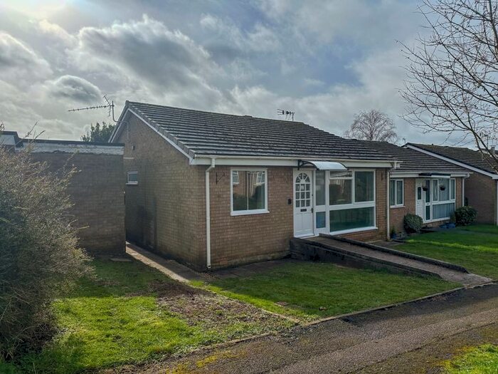 2 Bedroom Detached Bungalow To Rent In Lavender Place, Carterton, OX18
