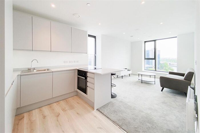 2 Bedroom Apartment To Rent In Block A, Wharfside, M17