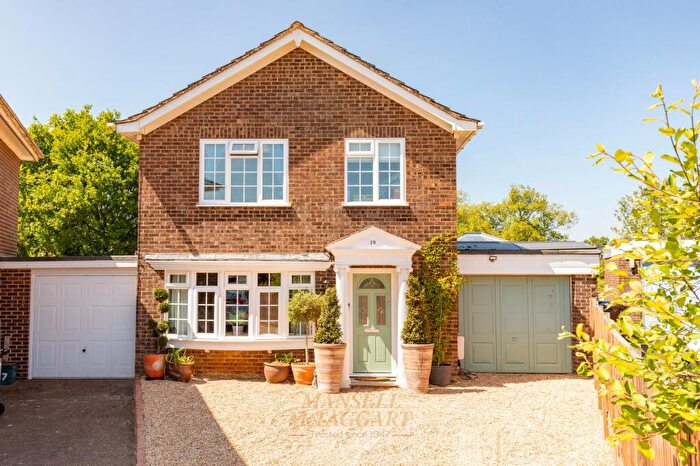 4 Bedroom Detached House For Sale In Rushfords, Lingfield, RH7