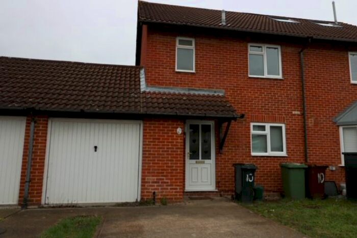3 Bedroom Semi-Detached House To Rent In Cardinal Close, Worcester Park, KT4