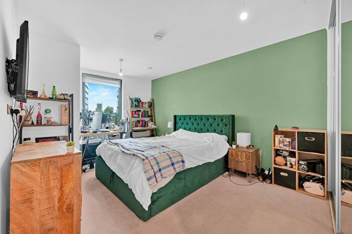 1 Bedroom Flat For Sale In Hawthorne Crescent, London, SE10